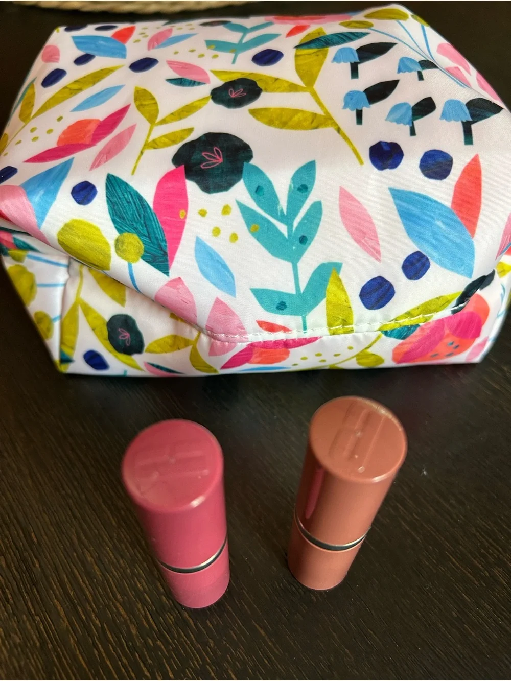 NWT Clinique Floral Makeup Bag & 2 Lipsticks Bare Pop Plum Pop Nude Pink Set New